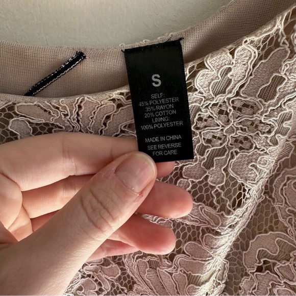 BKE Boutique Lace Sequin Camisole Tank Top Beige Small - Picture 3 of 4